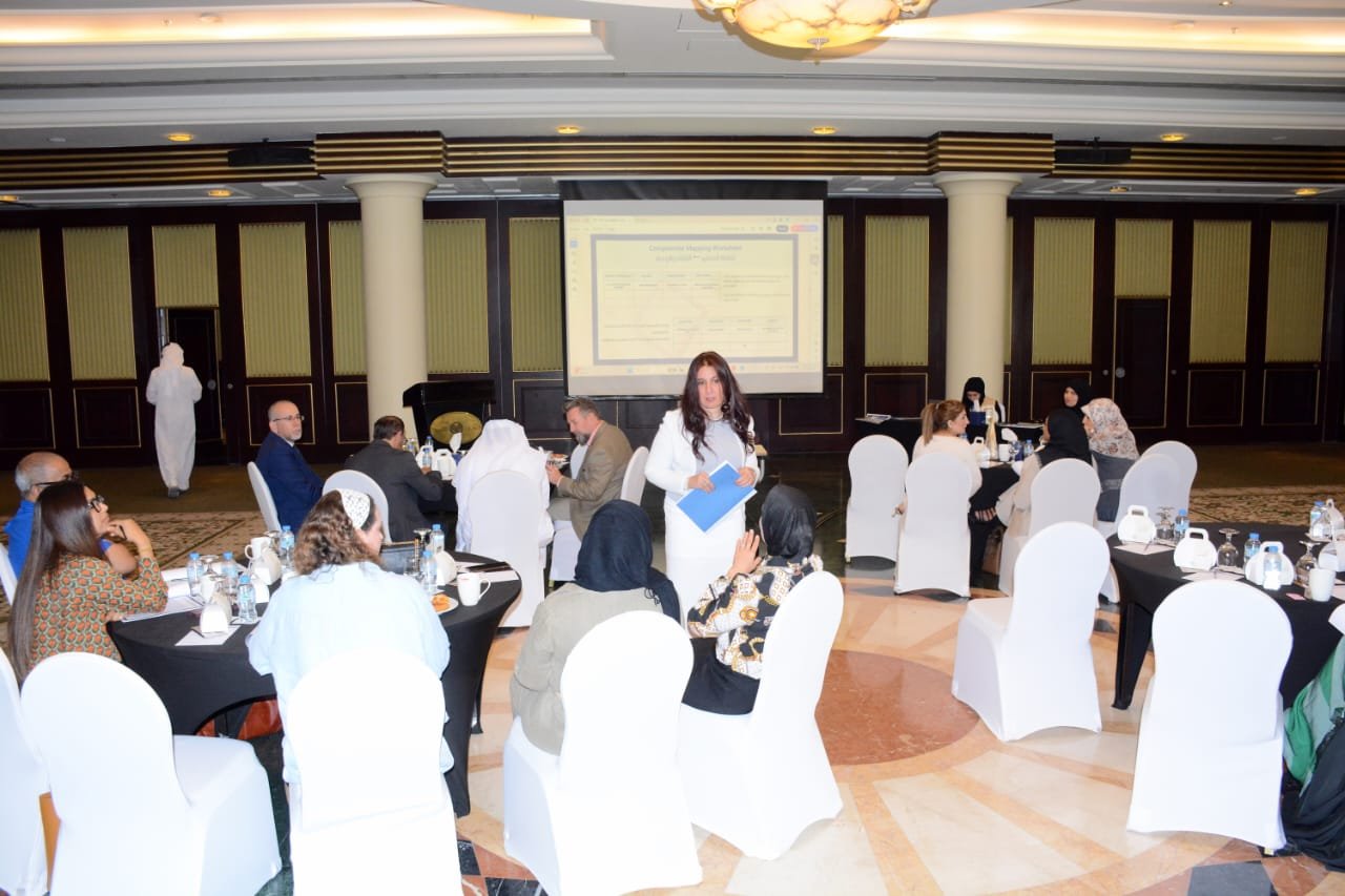 المدربة تينا سعد تقدم ورشة حول الارتقاء بعالم الاعمال والقيادة المؤسسية