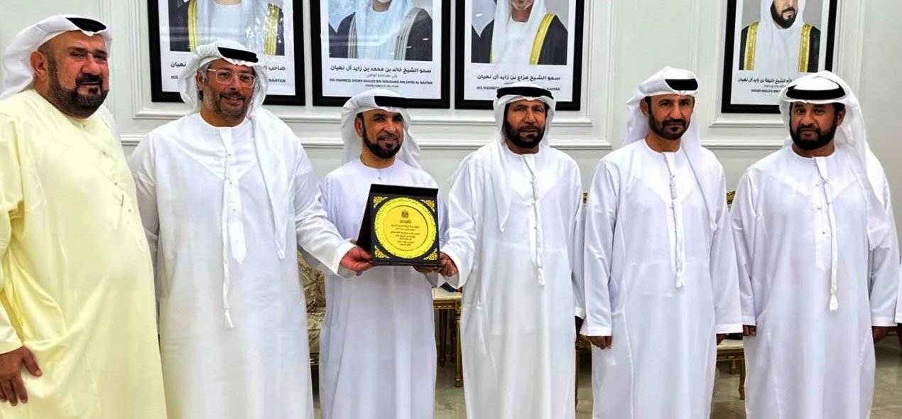 قبيلة الساعدي تحتفي بفاضل ناصر الساعدي الفائز في جائزة الشيخ منصور بن زايد للتميز الزراعي